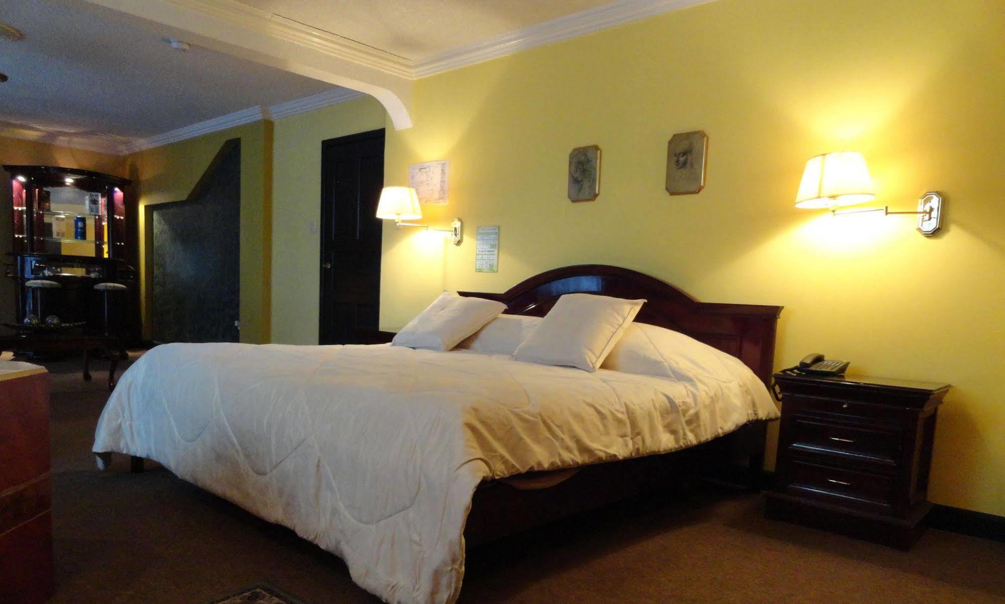 Hotel Suites Gonzalez Suarez Quito Ngoại thất bức ảnh