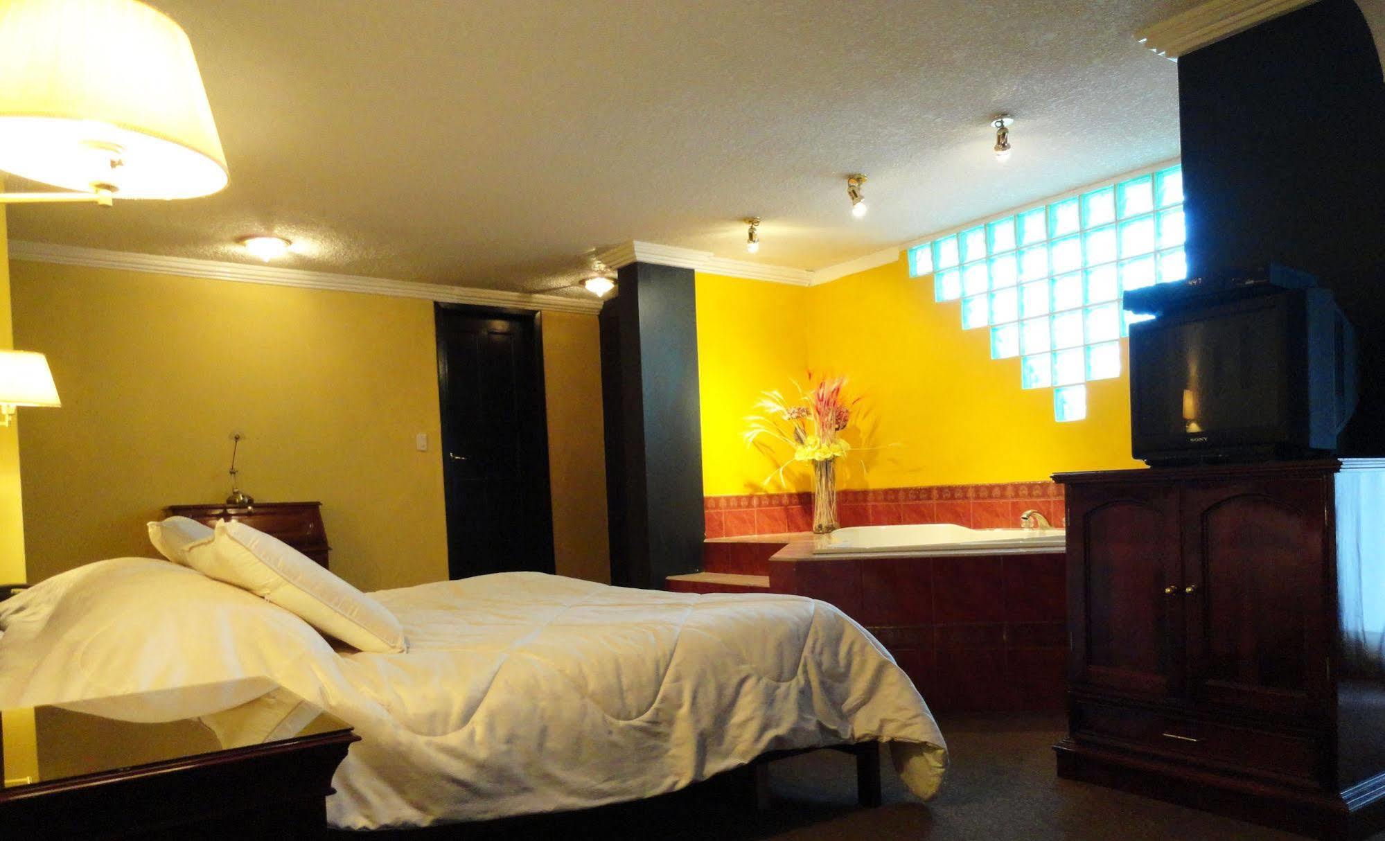 Hotel Suites Gonzalez Suarez Quito Ngoại thất bức ảnh