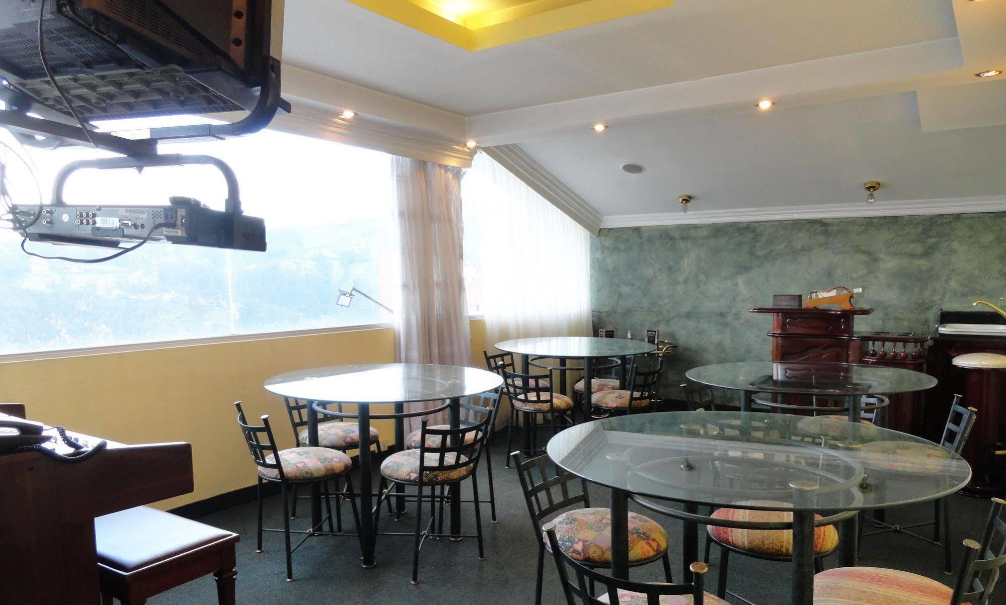 Hotel Suites Gonzalez Suarez Quito Ngoại thất bức ảnh