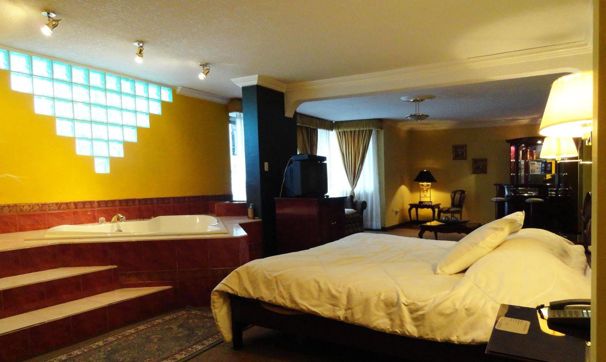 Hotel Suites Gonzalez Suarez Quito Ngoại thất bức ảnh